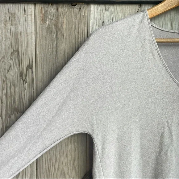 Wilfred Free v-neck gray blouse size xs - Picture 5 of 10